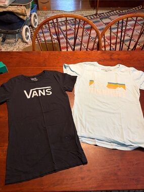 Vans Black Logo Short-Sleeve Tee & Light Blue Graphic Tee (Set)